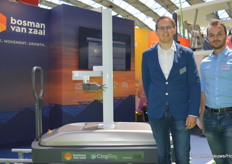 Wouter Verhoef (Crea-Tech) and Quinten van Senten (Bosman Van Zaal) with the CropTeq robot. With a bit of imagination, and because we were in Amsterdam, the robot looked like a pickpocket in action.